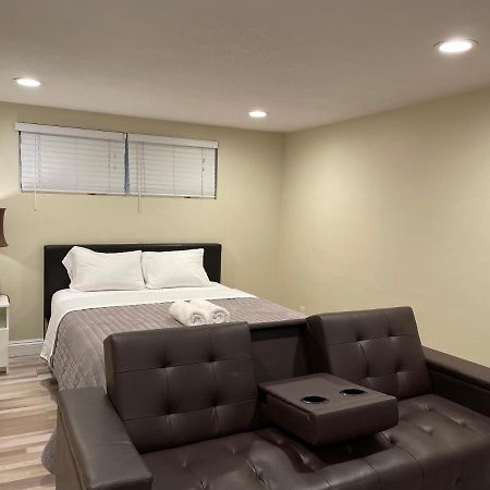 Lovely Room In Private House Near Disneyland Anaheim Extérieur photo